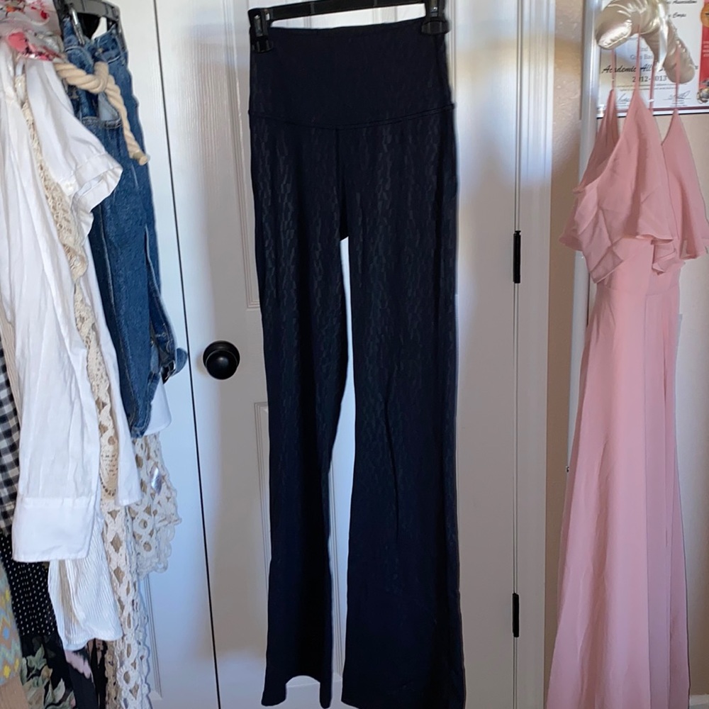 Lululemon SHR Groove Pants